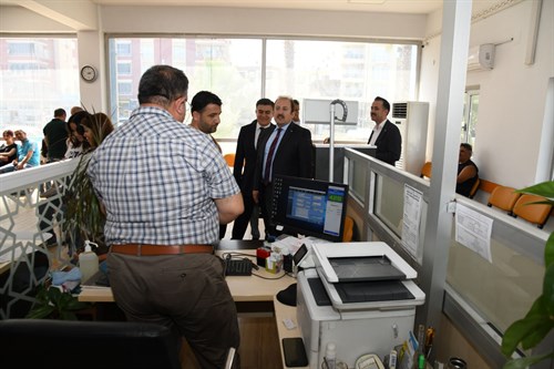 VALİ ALİ HAMZA PEHLİVAN, İL NÜFUS VE VATANDAŞLIK İŞLERİ MÜDÜRLÜĞÜNÜ ZİYARET ETTİ