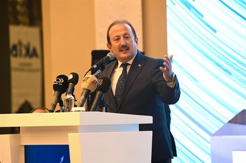 VALİ ALİ HAMZA PEHLİVAN, AHBİB 2022 YILI İHRACATIN YILDIZLARI ÖDÜL TÖRENİNE KATILDI