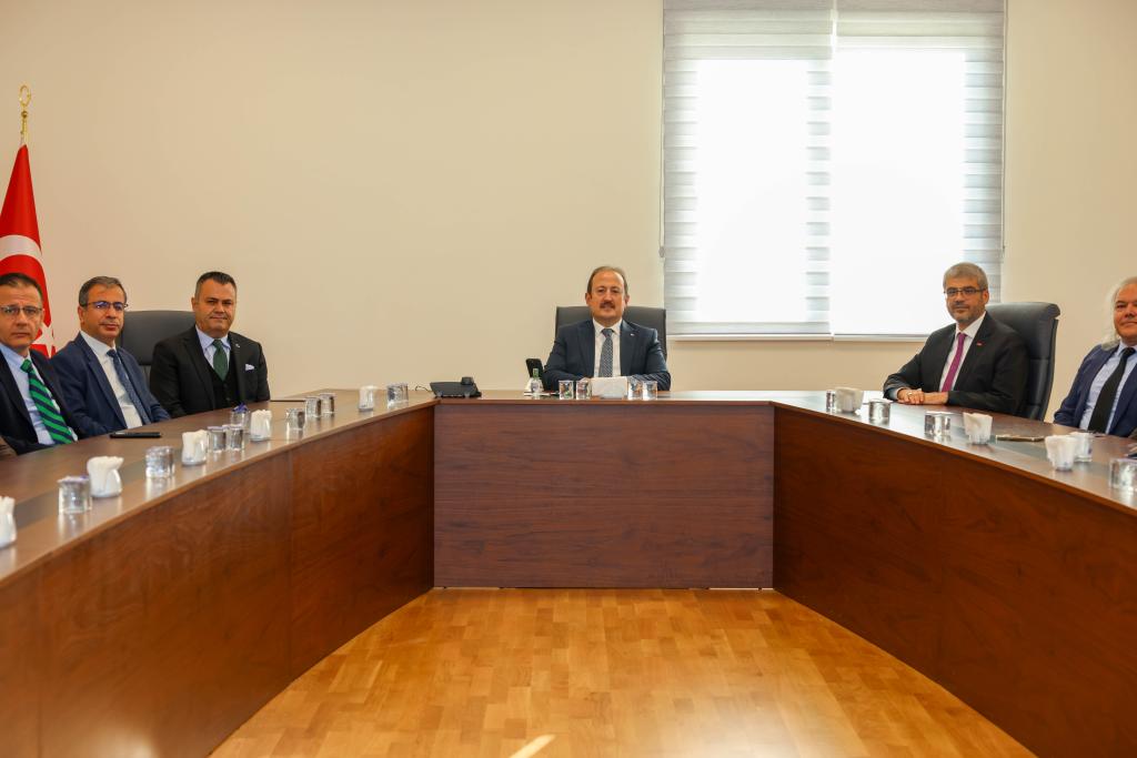 VALİ ALİ HAMZA PEHLİVAN, TARSUS ÜNİVERSİTESİ’Nİ ZİYARET ETTİ 