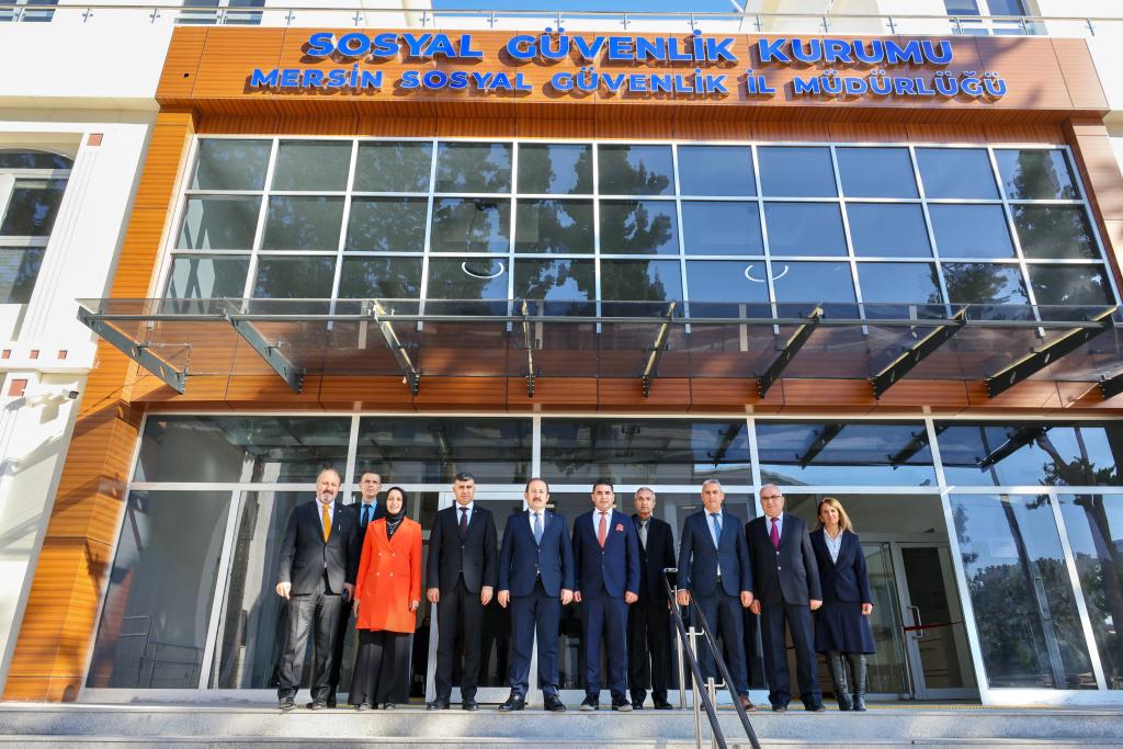 VALİ ALİ HAMZA PEHLİVAN, SOSYAL GÜVENLİK KURUMU İL MÜDÜRLÜĞÜ’NÜ ZİYARET ETTİ