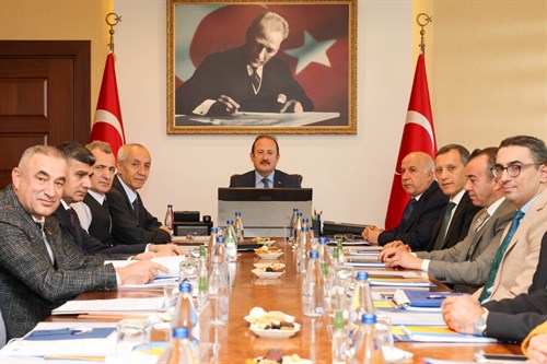 VALİ ALİ HAMZA PEHLİVAN BAŞKANLIĞINDA, 2023- 2024 YILI KIŞ TEDBİRLERİ KOORDİNASYON TOPLANTISI GERÇEKLEŞTİRİLDİ