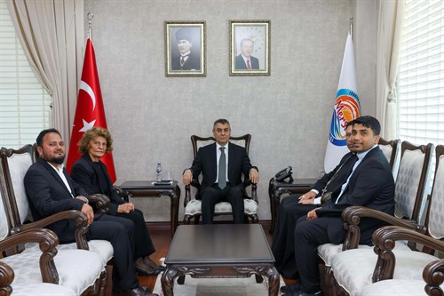 VALİMİZ SAYIN ATİLLA TOROS, LATİN KATOLİK KİLİSESİ ANADOLU HAVARİSEL YÖNETİCİSİ VE EPİSKOPOSU MONSENYÖR ANTUAN ILGIT İLE GÖRÜŞTÜ