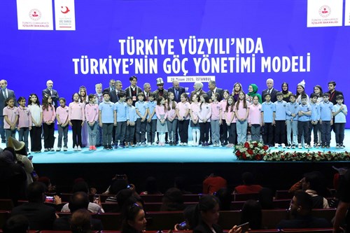 İÇİŞLERİ BAKANLIĞI KOORDİNASYONUNDA, GÖÇ İDARESİ BAŞKANLIĞI TARAFINDAN "TÜRKİYE YÜZYILI'NDA TÜRKİYE'NİN GÖÇ YÖNETİMİ MODELİ" PANELİ DÜZENLENDİ