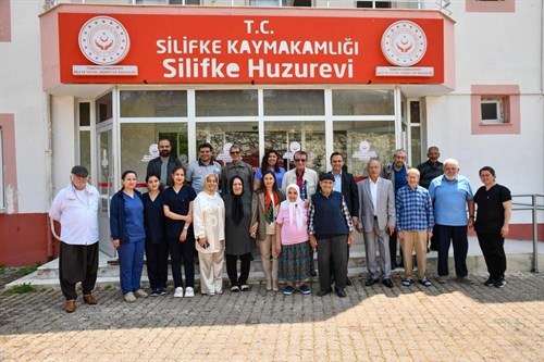 VALİMİZ SAYIN ATİLLA TOROS'UN EŞİ DUDU İREM TOROS HANIMEFENDİ, SİLİFKE HUZUREVİNE ZİYARETTE BULUNDU