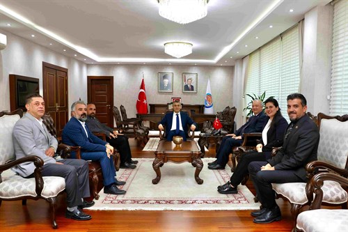 VALİMİZ SAYIN ATİLLA TOROS, BÜYÜK BİRLİK PARTİSİ GENEL BAŞKAN YARDIMCISI PROF. DR. DURMUŞ BOZTUĞ VE BERABERİNDEKİ HEYET İLE GÖRÜŞTÜ