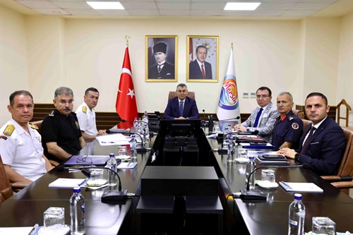  VALİMİZ SAYIN ATİLLA TOROS BAŞKANLIĞINDA, GÜVENLİK VE ASAYİŞ DEĞERLENDİRME TOPLANTISI GERÇEKLEŞTİRİLDİ
