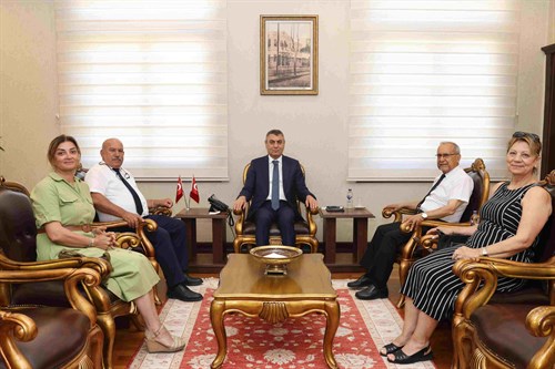 VALİMİZ SAYIN ATİLLA TOROS, ZİYARETİNE GELEN MERSİN RUM ORTODOKS KİLİSESİ PEDERİ İSPİR COŞKUN TEYMUR VE BERABERİNDEKİ HEYET İLE GÖRÜŞTÜ