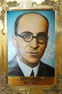 Tevfik Sırrı GÜR